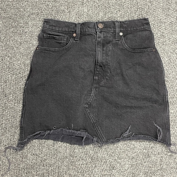 Abercrombie and Fitch Ultra High Rise Curve Love Black Denim Mini Skirt Size 6 - Picture 1 of 5